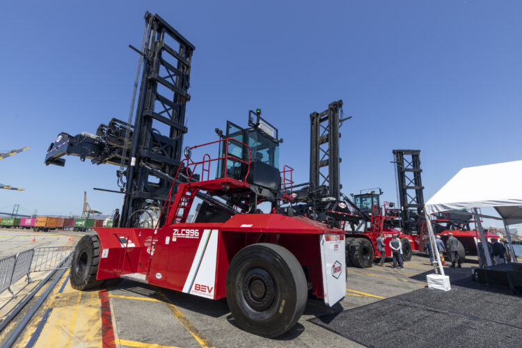 Electric Cargo Top Handlers Enter Service at Port of Los Angeles
